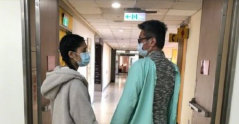 男星包小柏22岁爱女去世！患罕见疾病难治愈，五官小巧长相甜美
