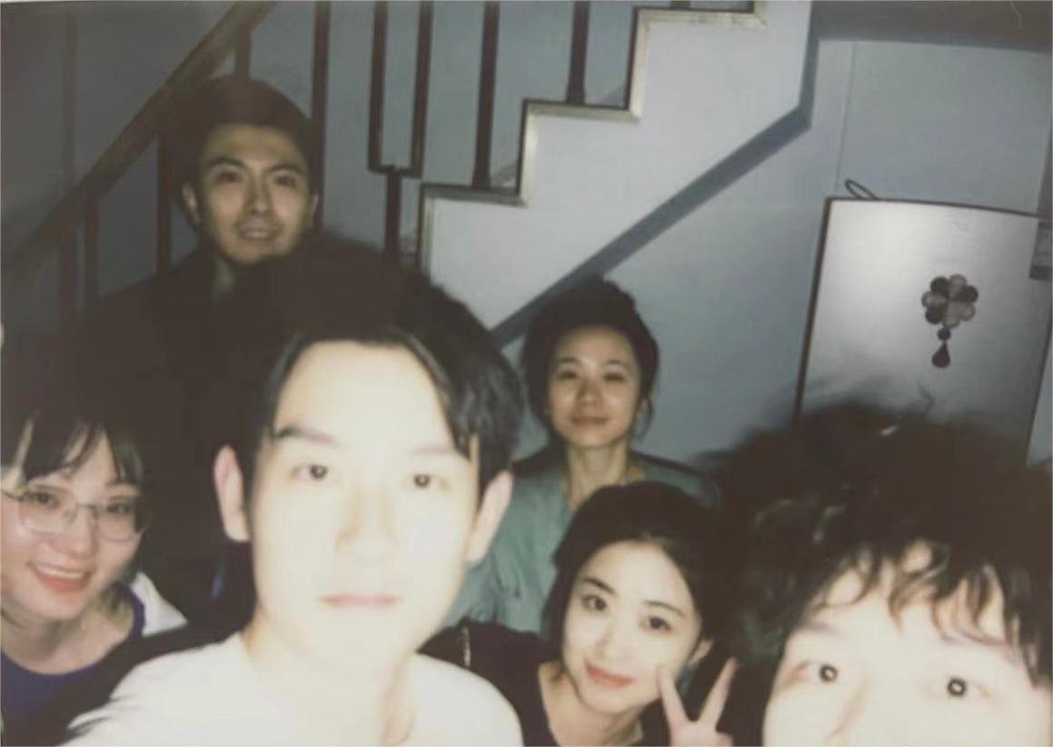 《初入职场的我们》法医季正式收官，风起时再遇，花开时再聚