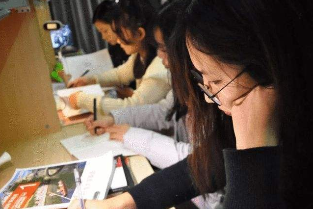 大学宿舍中不招人喜欢的室友，遇到一个就想换寝室，你遇到过吗？