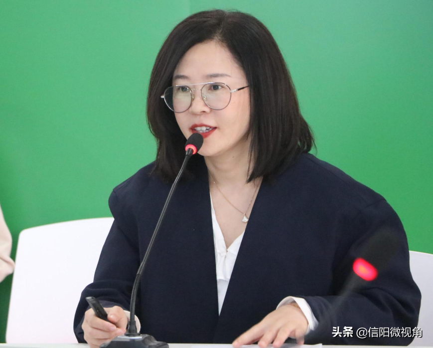 信阳师范学院文学院院长姚圣良一行赴羊山外国语小学东校区研讨交流