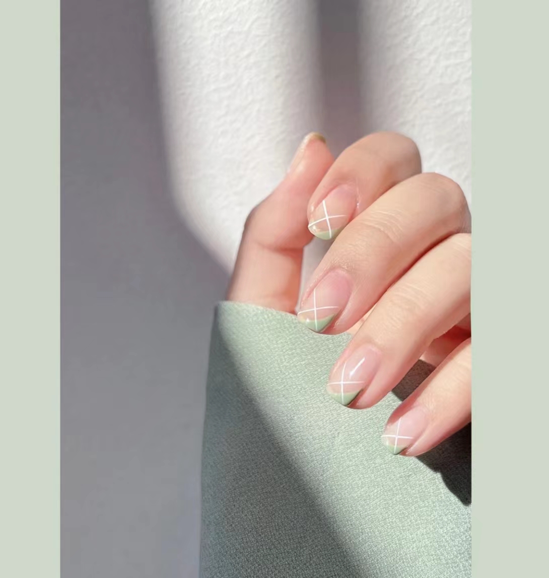 简单美甲图片最新款（三款适合少女的美甲介绍）