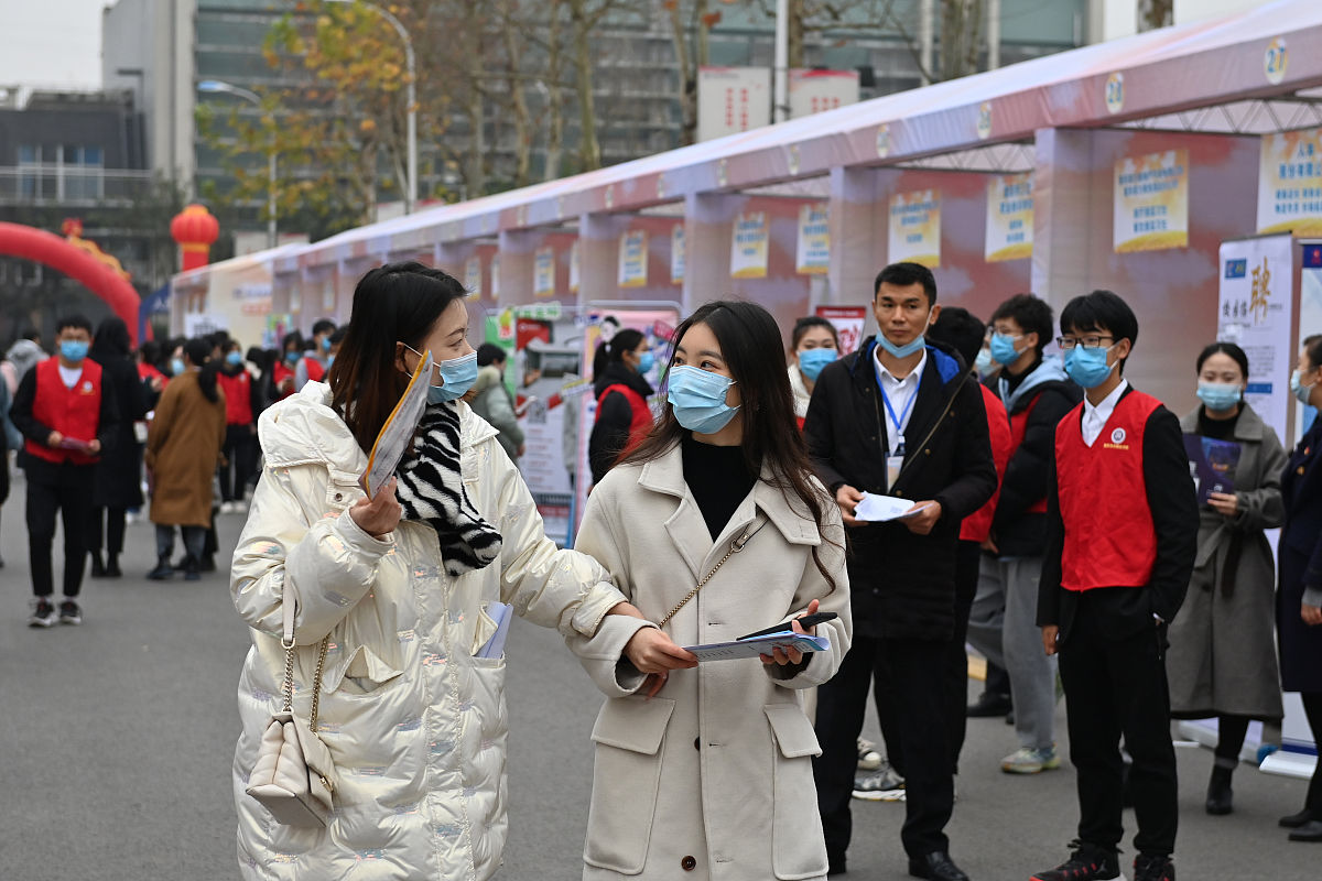 985毕业生含泪倾诉：这4类专业很难就业，高分学生谨慎报考