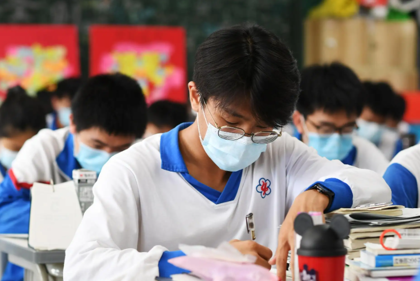 排名前十的高考热搜专业出炉，人工智能独占鳌头，有你喜欢的吗