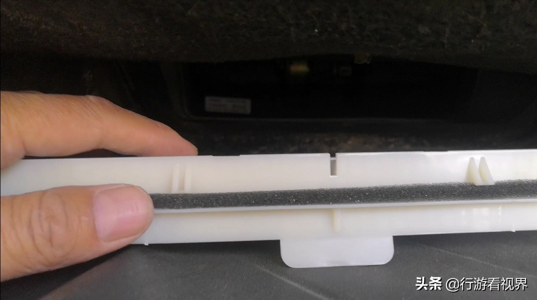 2022年五一之前，58168公里時(shí)候我給愛(ài)車(chē)更換空調(diào)濾芯，全程DIY