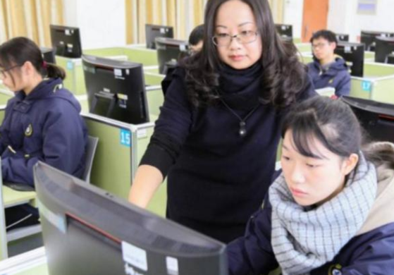 公务员“年龄限制”被打破？实行报考新标准，网友评论一边倒