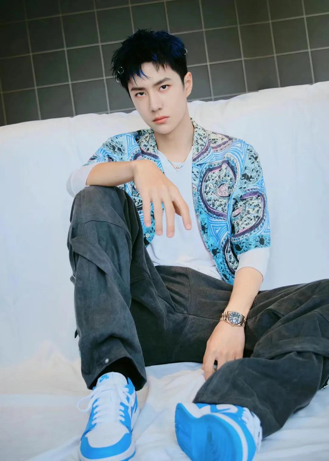 王一博坐姿合集