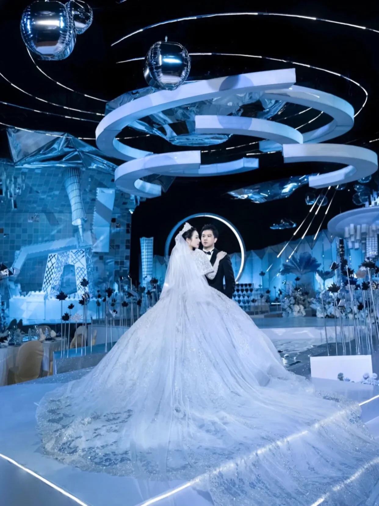 她是陈佩斯外甥女，毕业名校，办明星婚礼，产后住88万月子中心