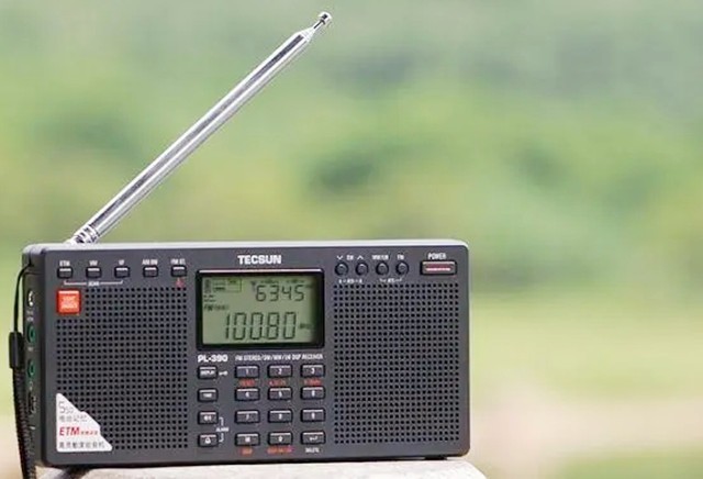 汶川地震空投收音机17万台，救灾部队人手一台！这东西有何妙用？