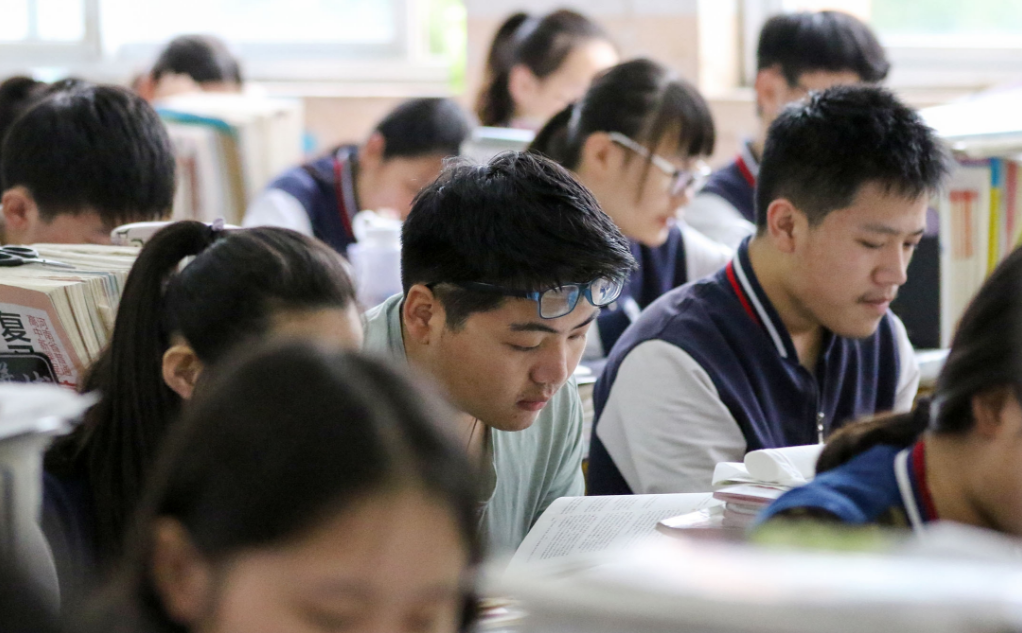 河北700分也考不上清华？670分以上考生扎堆，升学率却没有变化