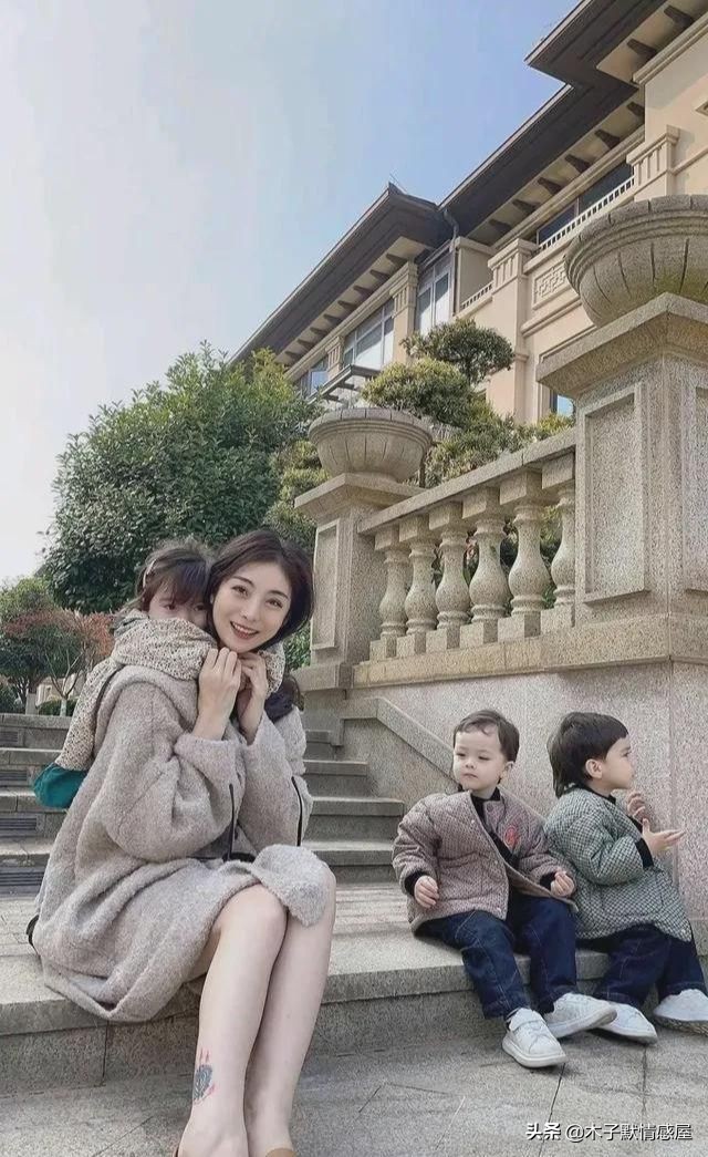 30岁美女模特“无偶生子”，女人有钱才可以过好想要的生活