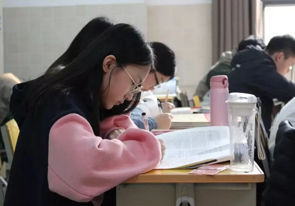 2022高考时间已敲定，与往年相比稍有调整，今年考生要早了解