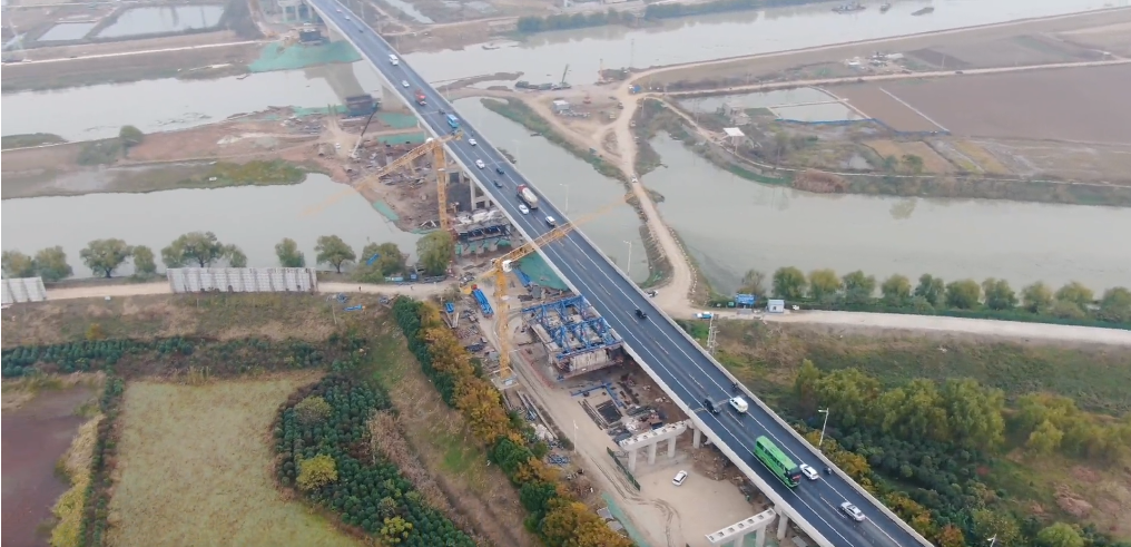 南宫·NG28重科助建国家重大水利工程 引江济淮东津渡大桥“臂”显身手