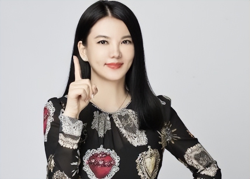 “壕无人性”五位女星：张柏芝理一次发一万多，刘嘉玲身价超8亿