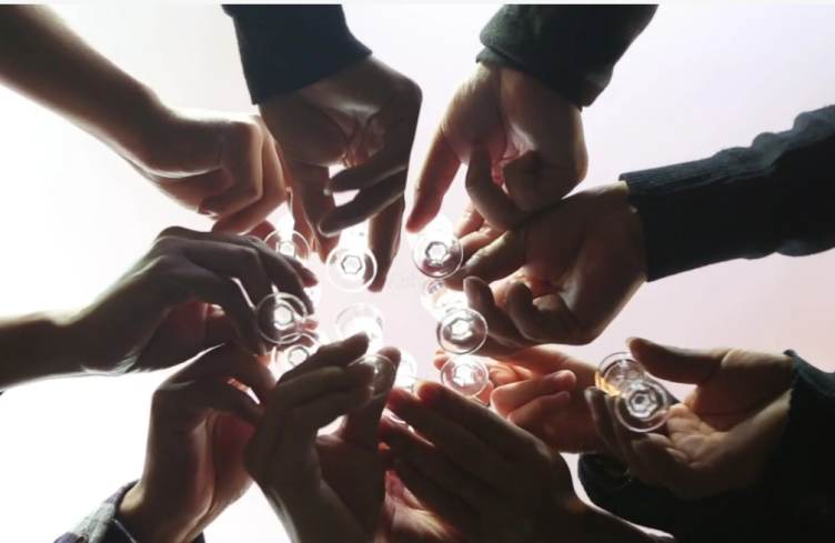 2018年“中科院学生谢雕遇害案”遭高中同学捅死原因及动机