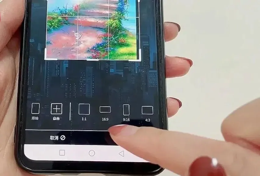 有个功能可以给照片抠图，换背景，操作简单一看就会