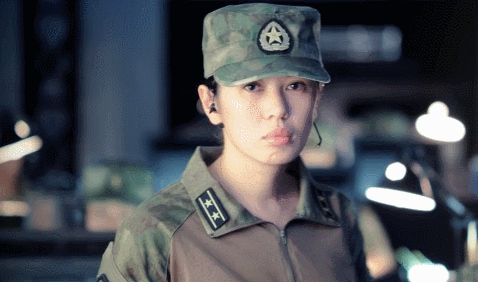 赵雅芝、高圆圆、贾静雯、余男、林青霞，同是红裙，韵味各不相同