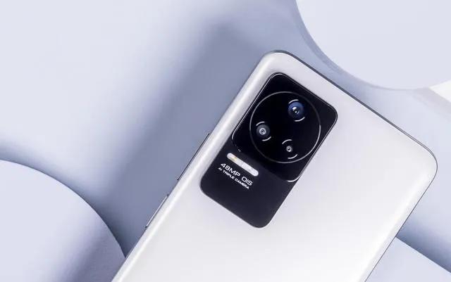 2K价位之王！游戏力压iPhone 13ProMax