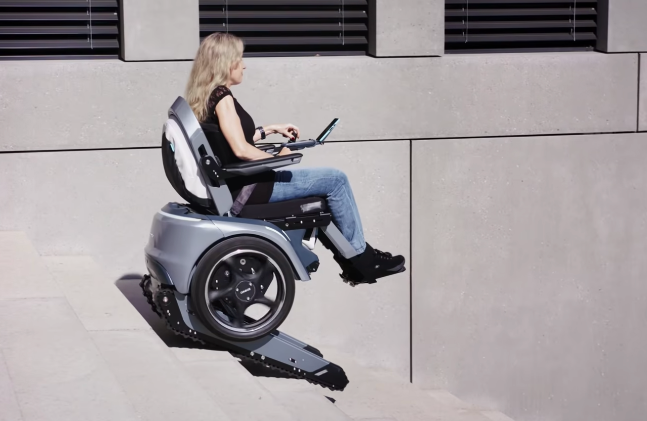 科技产品速递｜一款会爬楼梯的轮椅