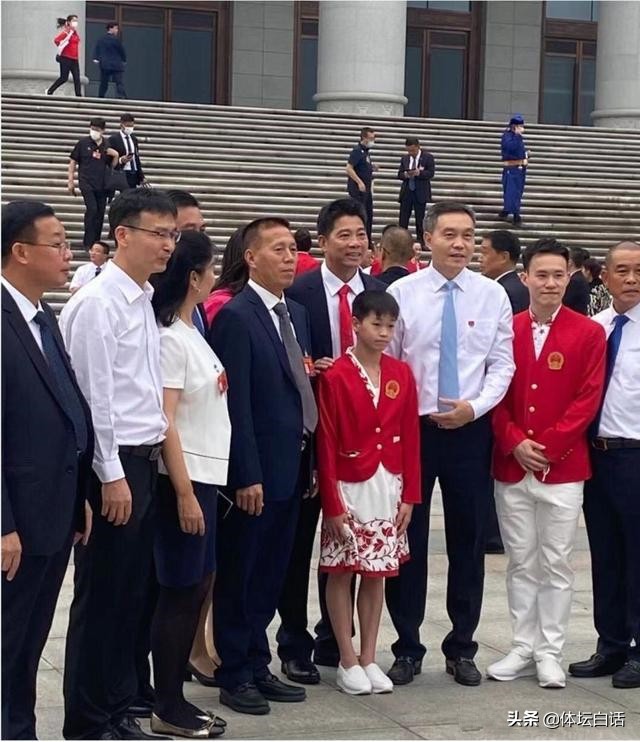 14岁全红婵现身又长高了！周继红不满媒体过分关注，首次公开怒怼