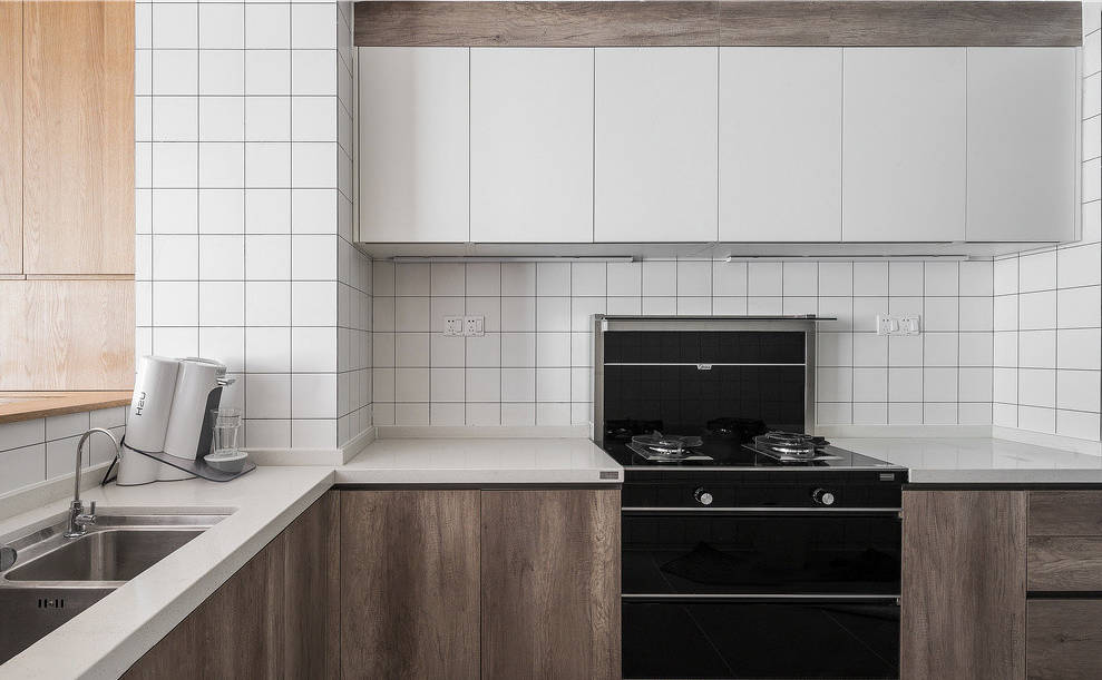 厨房选深色还是浅色瓷砖？老师傅：选这种瓷砖，再用20年也不过时