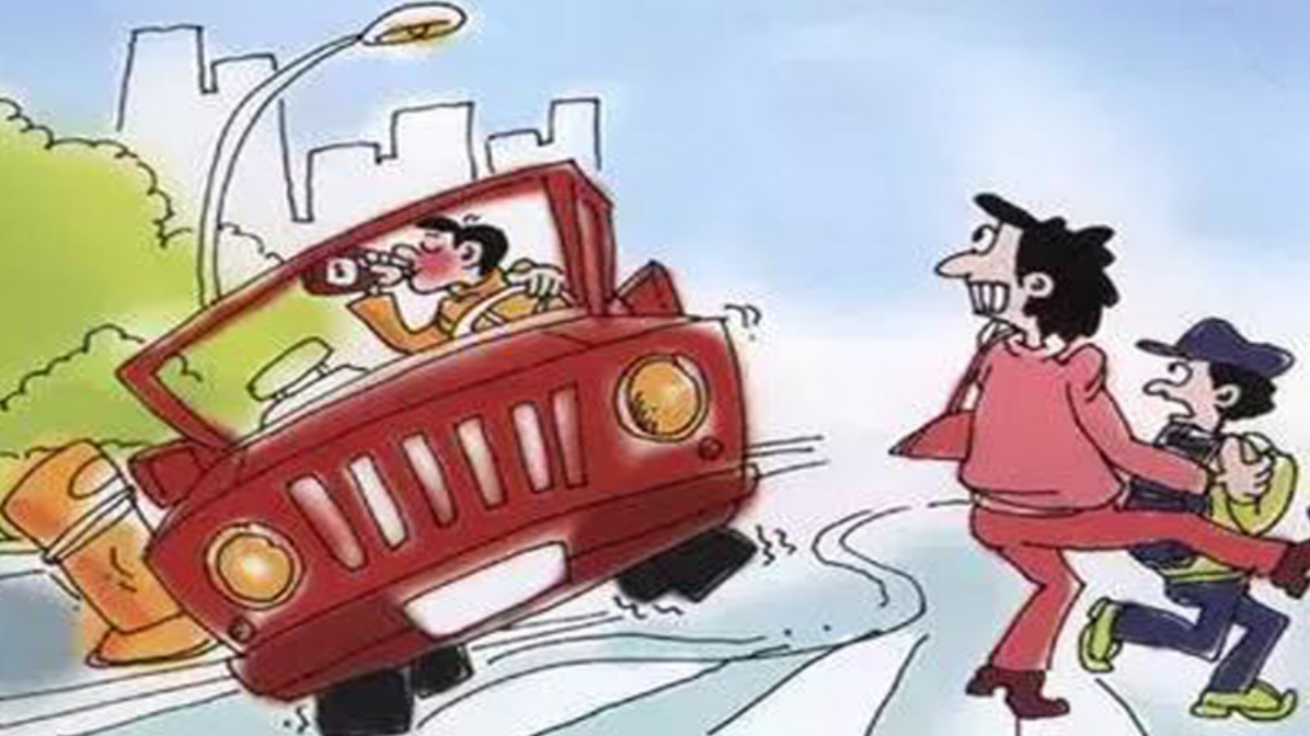 湖北一司机路口等红灯睡着半小时，被民警叫醒后直接踩油门差点把民警带走，警方：系酒驾，将吊销驾驶证