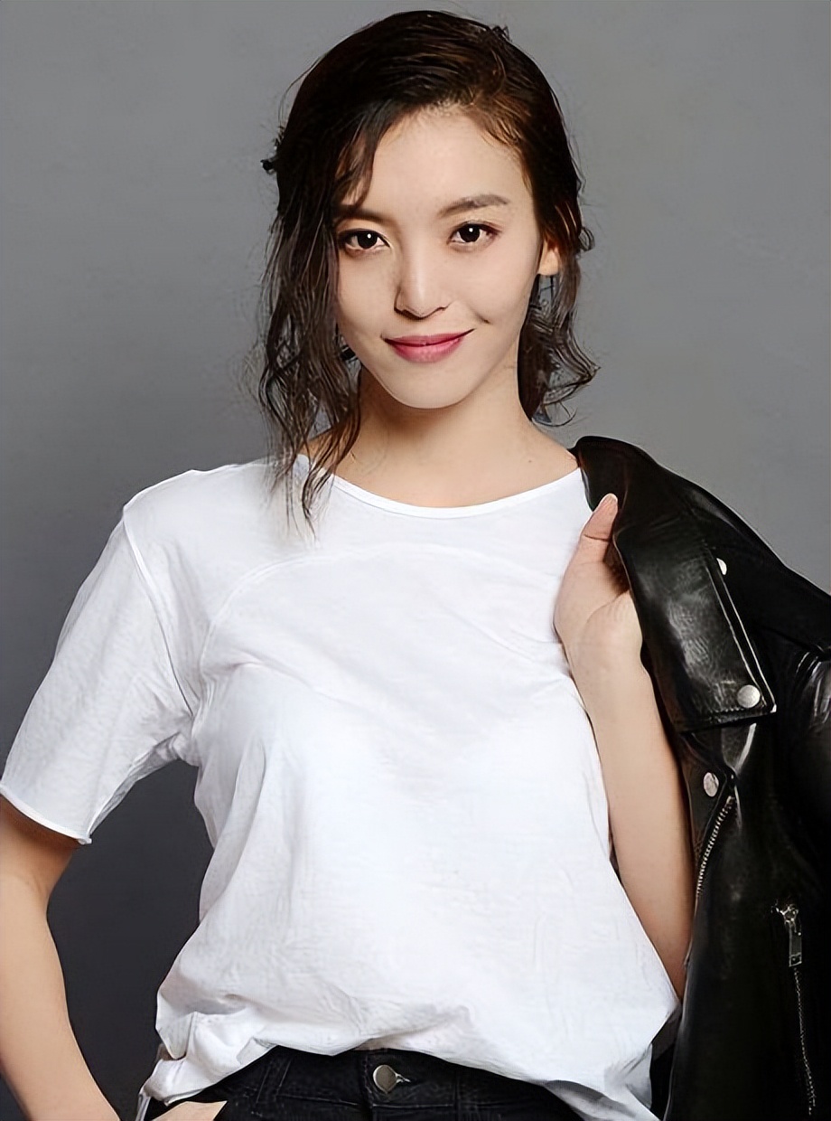 这才叫“女扮男装”，这10位女演员我差点就相信她们是男人了