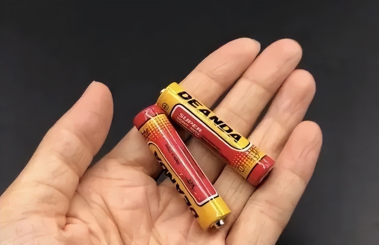 家里的遥控器电池突然没电了，又来不及去买怎么办？