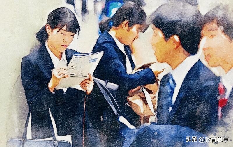 大学才4年，网课占3年，第一批00后大学生无缘“超长暑假”