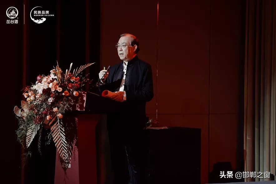 叢臺虎年生肖酒“虎嘯”而來，卓越價值引爆收藏?zé)崆? class=
