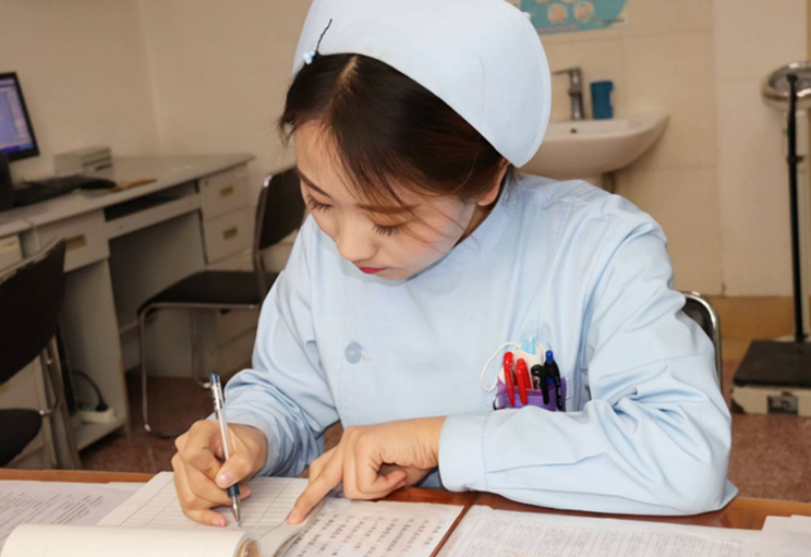 临床、中医和护理专业，作为医学三大领域，过来人告诉你该怎么选