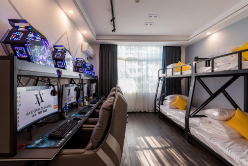 全国最寒酸大学宿舍上榜，环境堪比荒野求生现场，网友看了都摇头