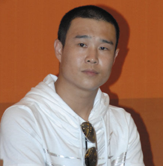 “自带悲剧脸”的8位男星，五官凑在一起，演什么都很丧，怎么救