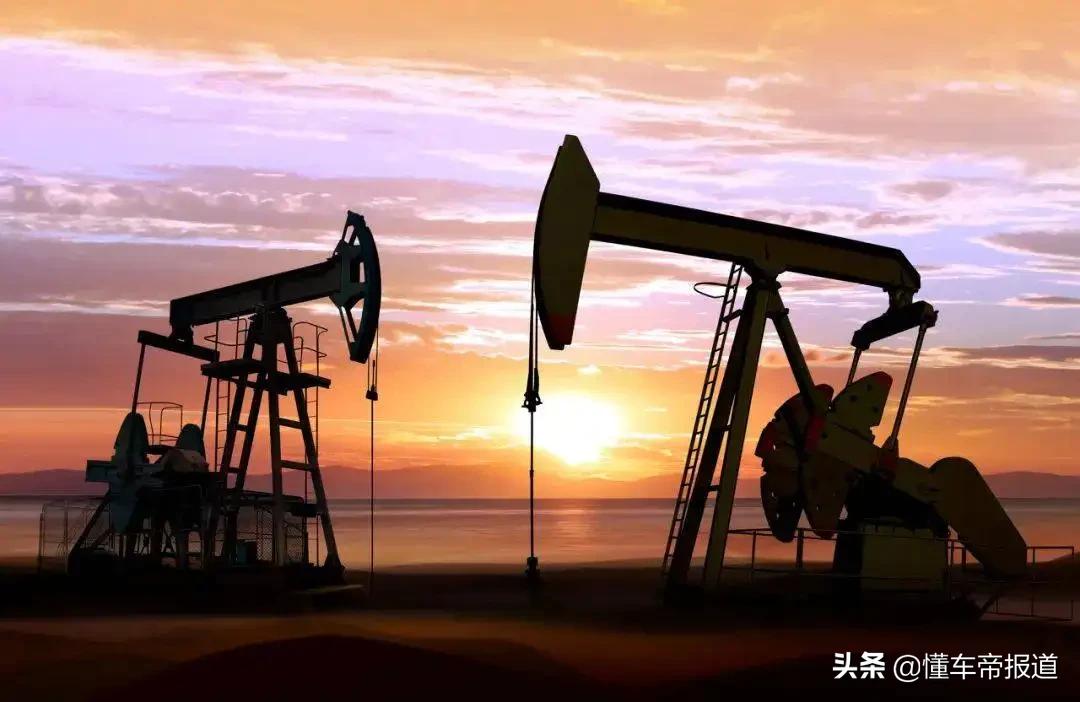 未来油价涨价还是跌(油价｜国内油价将继续上涨？预计上调116元/吨)
