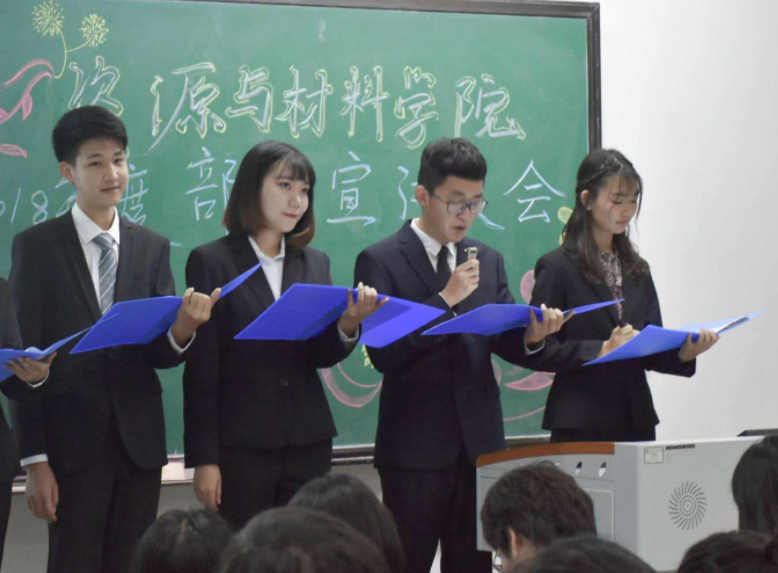 大一揭开了很多同学的自卑，原来不同家庭的学生，差距可以那么大