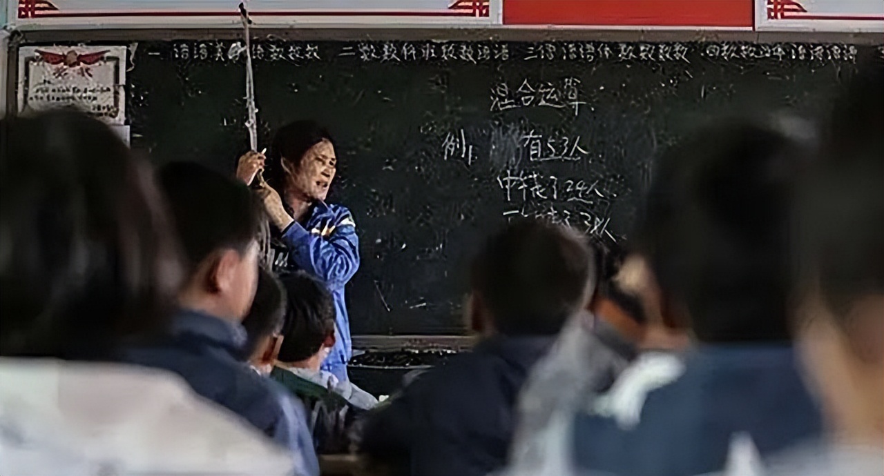 湖南患癌女教师的最后日子：坚持送60名学生上重本，逝后师生才知