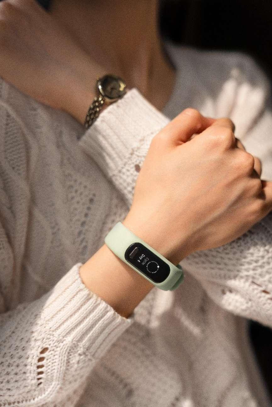 监测女性职场压力 GarminSmart 5智能运动健康手环全面呵护女性