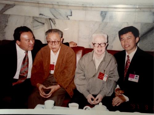 他年仅37岁就担任省委书记，高考数学不及格却被清华录取，活到99