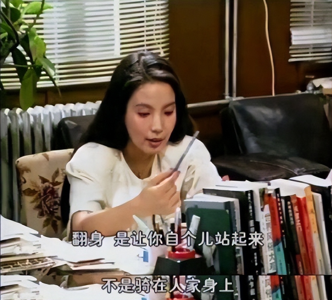 吕丽萍发文悼念安倍晋三，引网友众怒：数典忘祖之辈