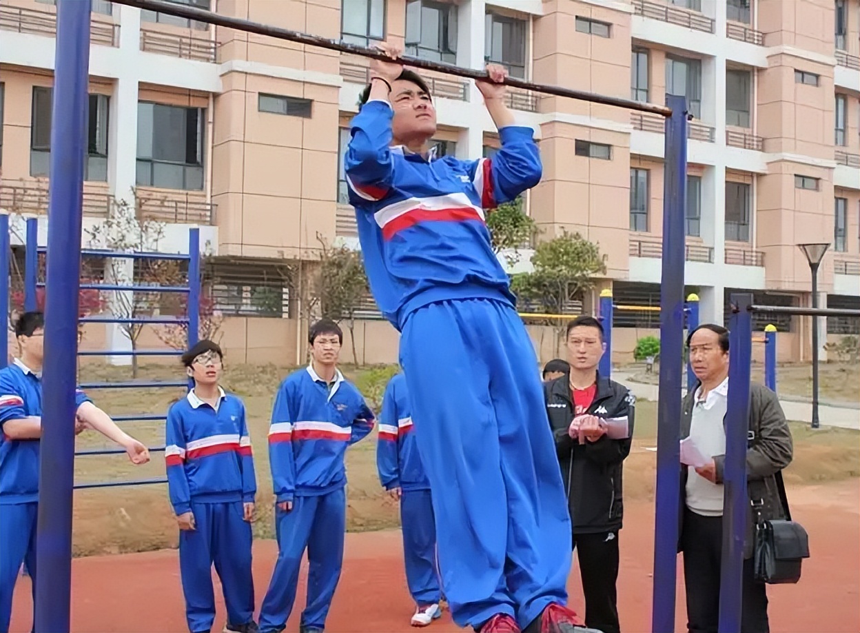 高考军校有政审，5类人不会被录取，想考军校的考生要清楚