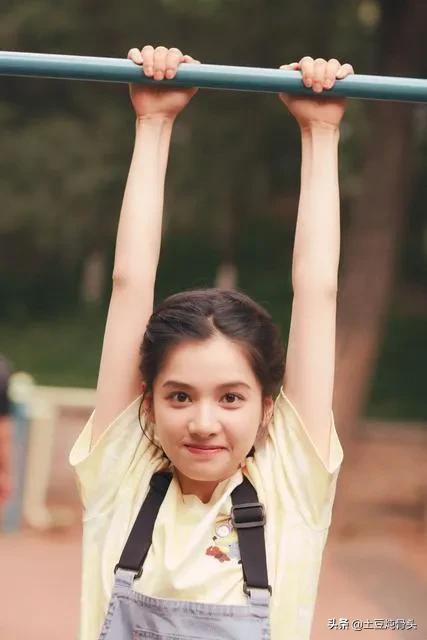 张倩仪壁纸