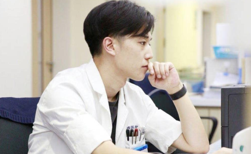 医学院“四大天王”排名更新，协和高分领跑，北大医学部跻身第三