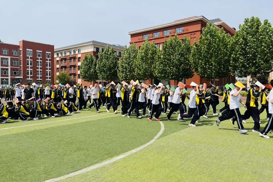 演練有方 應(yīng)急不慌丨廣宗太行中學(xué)開展防震防火緊急疏散演練