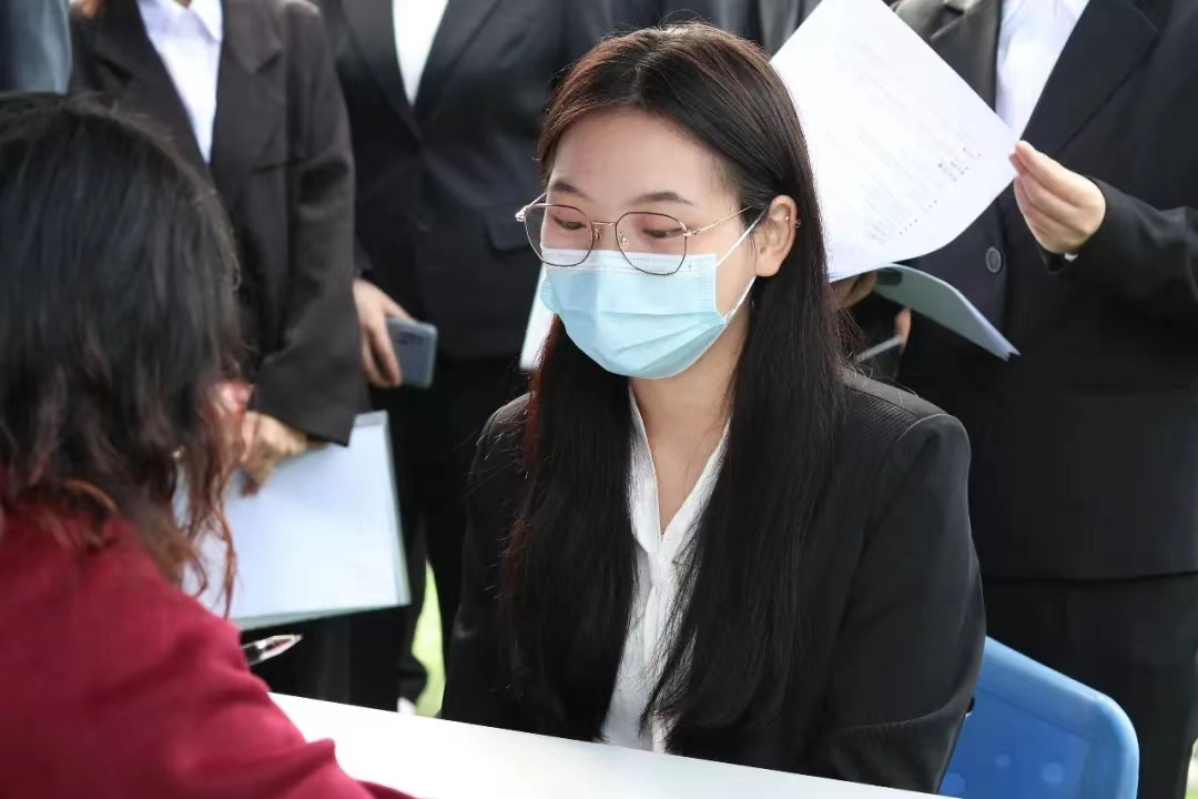 985毕业生含泪倾诉：这4类专业很难就业，高分学生谨慎报考