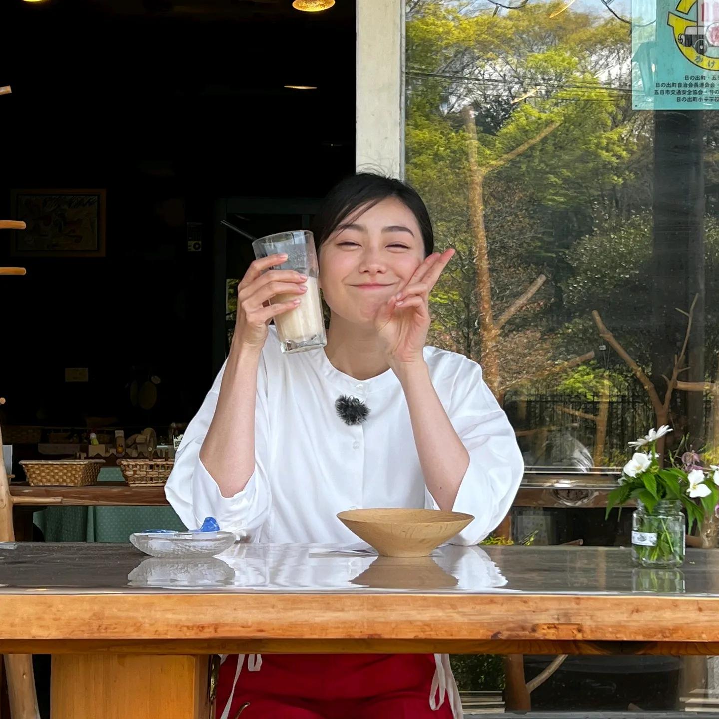 高田夏帆6月分享日常生活穿搭美照合集！搞怪甜笑两不误