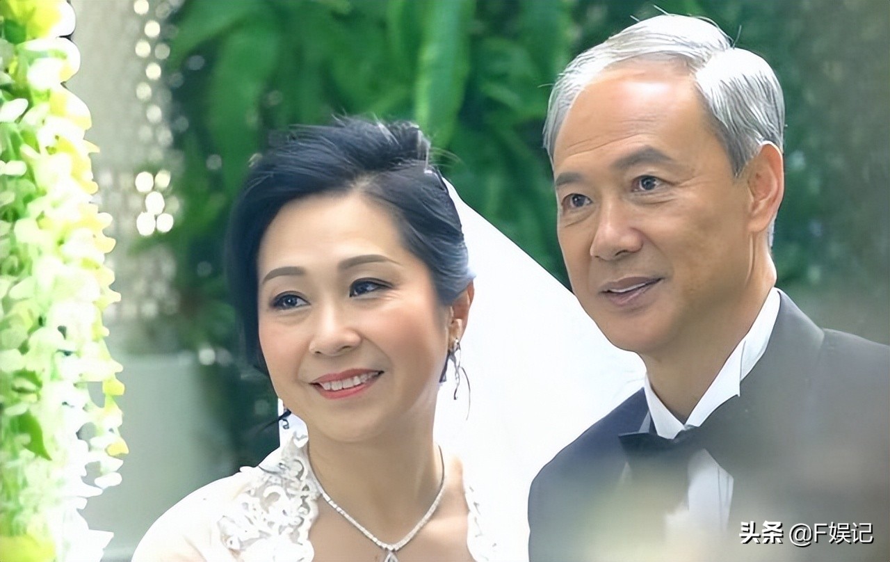 Tvb黃昏戀夫婦結婚4周年秀恩愛老戲骨陳榮峻和吳香倫甜蜜慶祝 天天看點