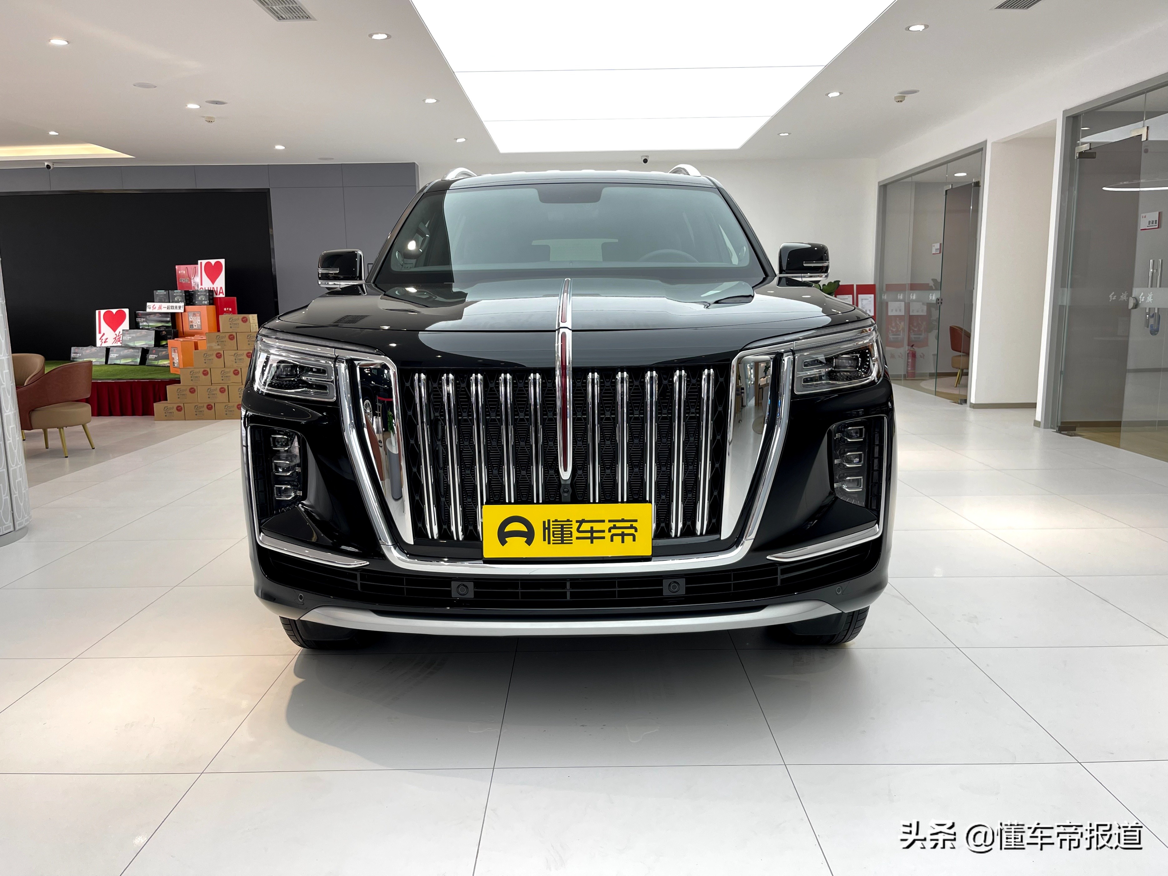 产品] 伴随近日新车首发亮相,红旗全新大型suv红旗ls7抵达展厅