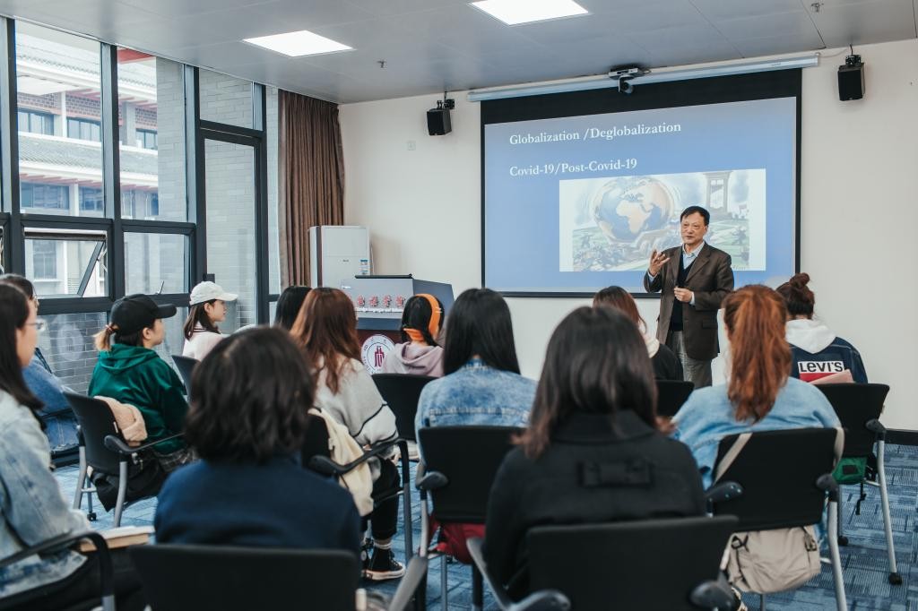 走出外交官、联合国译员，四川大学“硬核”学院：就业、深造率“双高”！