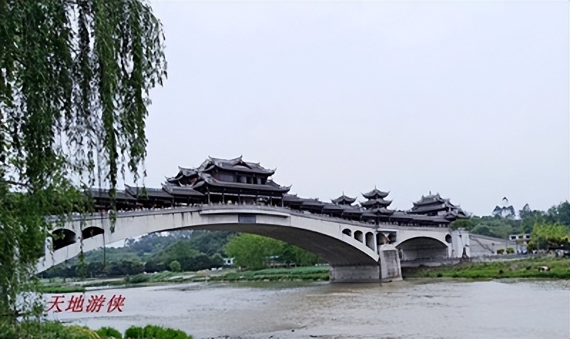 川西北行三：晨凭吊地震遗址双流览黄龙溪（图文）