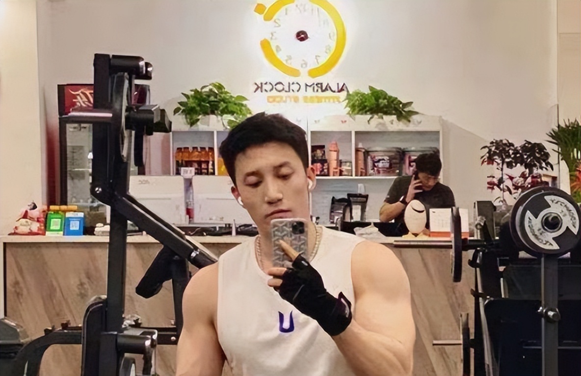 明星的无效健身：脱发、脖子粗、油腻、干巴，快停下来吧