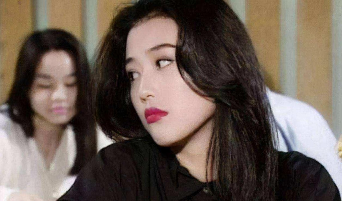 一脸“苦瓜相”却还能演大女主，这8位女星越看越丧，导演咋想的